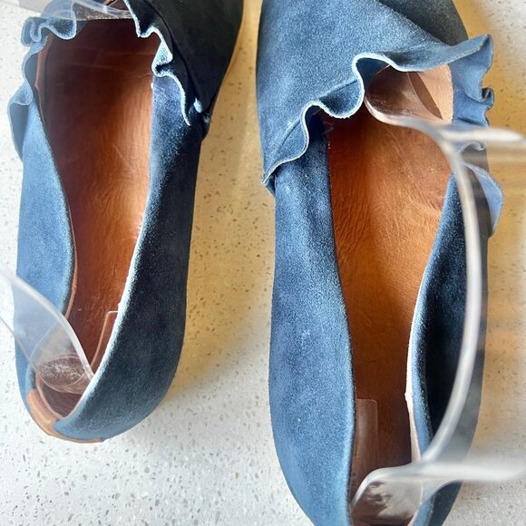 Kenneth Cole Gentle Souls Womens Size 9 Blue Suede Flats With Ruffled Trim - Picture 8 of 12